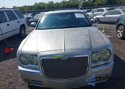 2005 Chrysler 300C z USA, uszkodzony, nr VIN 2C3JA63HX5H572237